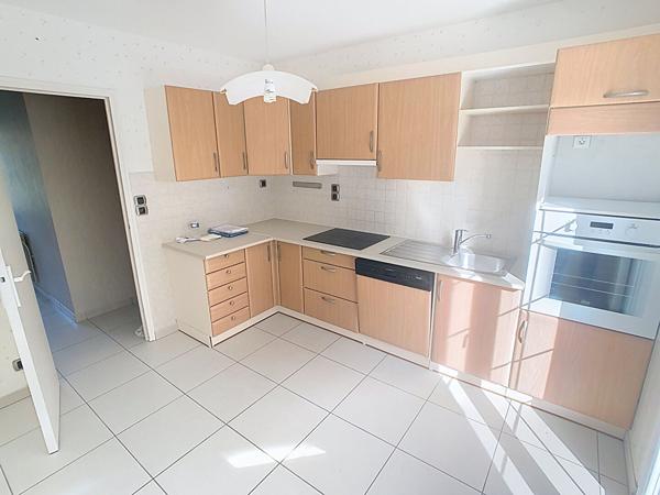 Maison familiale avec piscine au coeur de Tiercé