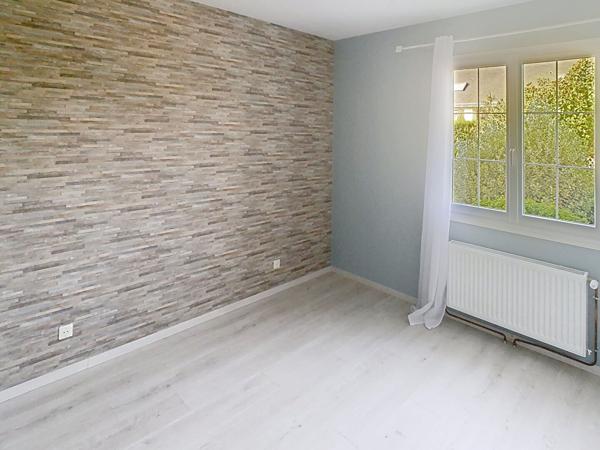 Maison familiale avec piscine au coeur de Tiercé