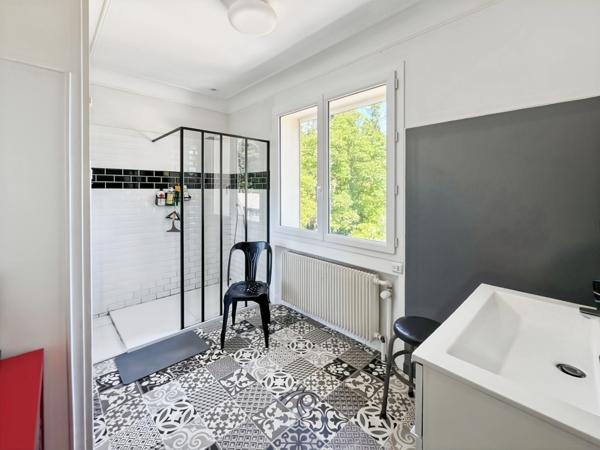 Maison à vendre 7 pièces (71) - 160 M² - Parc arboré de 1.5 hectares avec étang