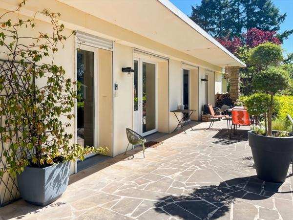 Maison à vendre 7 pièces (71) - 160 M² - Parc arboré de 1.5 hectares avec étang