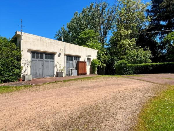 Maison à vendre 7 pièces (71) - 160 M² - Parc arboré de 1.5 hectares avec étang