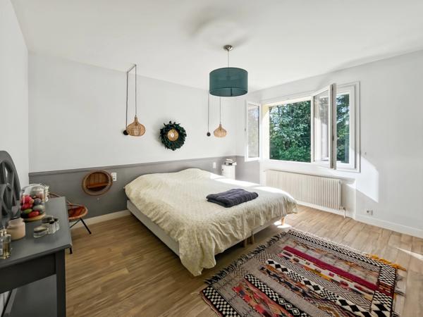 Maison à vendre 7 pièces (71) - 160 M² - Parc arboré de 1.5 hectares avec étang