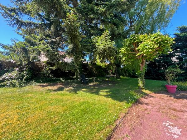 Maison à vendre 7 pièces (71) - 160 M² - Parc arboré de 1.5 hectares avec étang