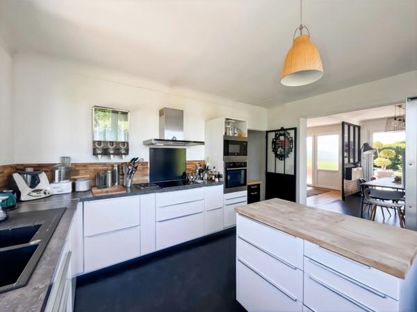 Maison à vendre 7 pièces (71) - 160 M² - Parc arboré de 1.5 hectares avec étang