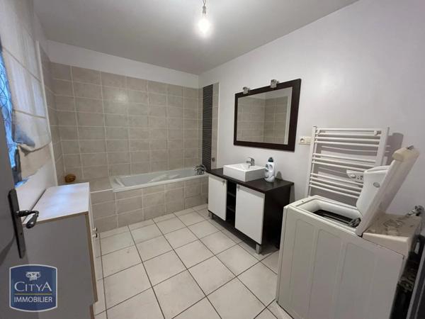 Appartement à louer 2 pièces 74.31m²