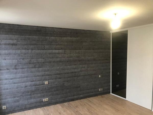 MARENNES centre-ville, maison 3 pièces avec terrasse et garage.