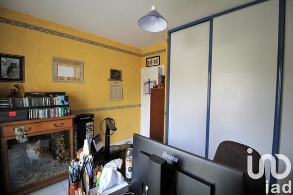 Maison traditionnelle 7 pièces de 238 m² à Villecresnes (94440)