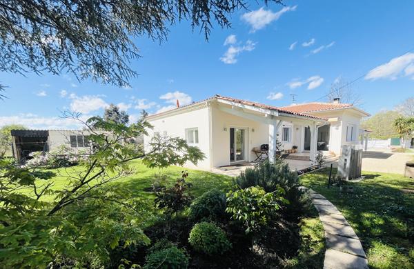 47300 VILLENEUVE SUR LOT A Villeneuve-sur-Lot, magnifique maison de plain pied d'environ 134m²