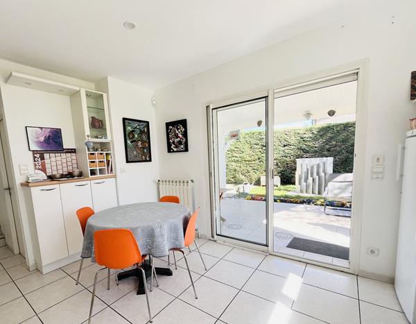 47300 VILLENEUVE SUR LOT A Villeneuve-sur-Lot, magnifique maison de plain pied d'environ 134m²