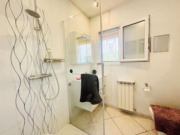 47300 VILLENEUVE SUR LOT A Villeneuve-sur-Lot, magnifique maison de plain pied d'environ 134m²