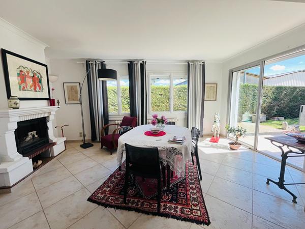 47300 VILLENEUVE SUR LOT A Villeneuve-sur-Lot, magnifique maison de plain pied d'environ 134m²