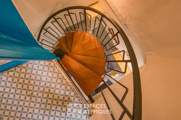 Duplex inversé dans un ancien bâtiment professionnel