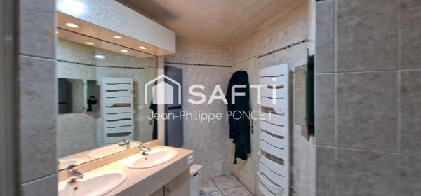 Bel appartement centre ville avec terrasse et parkings en sous sol.