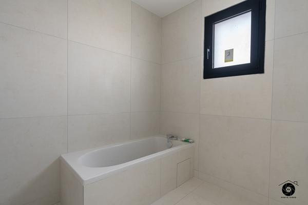 Maison neuve à MAZE de 128 m² 5 pièce(s)