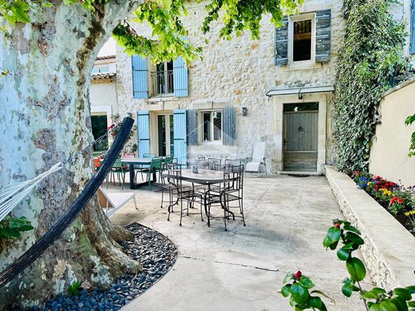 Mas de 365m2 avec 2 appartements