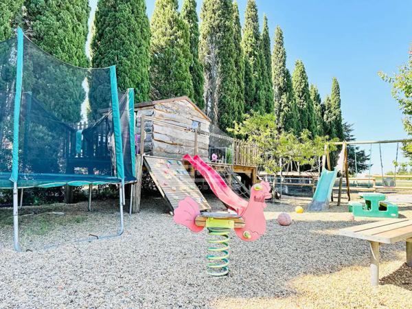 Mas de 365m2 avec 2 appartements