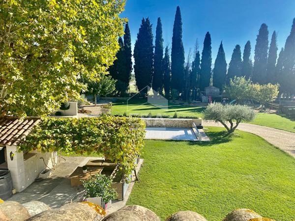 Mas de 365m2 avec 2 appartements