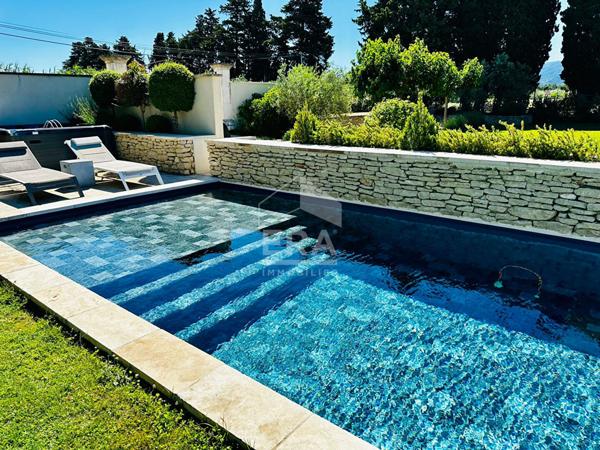 Mas de 365m2 avec 2 appartements