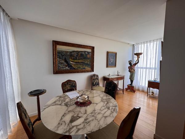 Marseille (13008) Appartement de type 2/3 en dernier étage avec extérieurs dans résidence services sénior