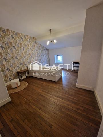 Spacieuse Maison de 204 m² avec grand garage, cour et dépendance