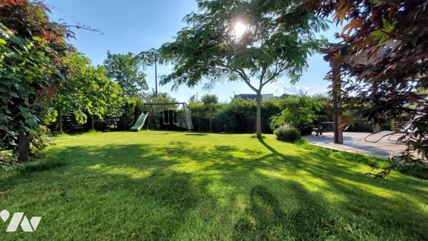 Couëron Bourg, maison récente de plain-pied, 3 chambres, jardin et double garage