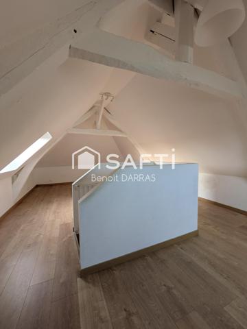 Cette maison vous offre un espace confortable et fonctionnel !