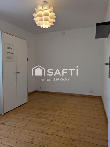 Cette maison vous offre un espace confortable et fonctionnel !