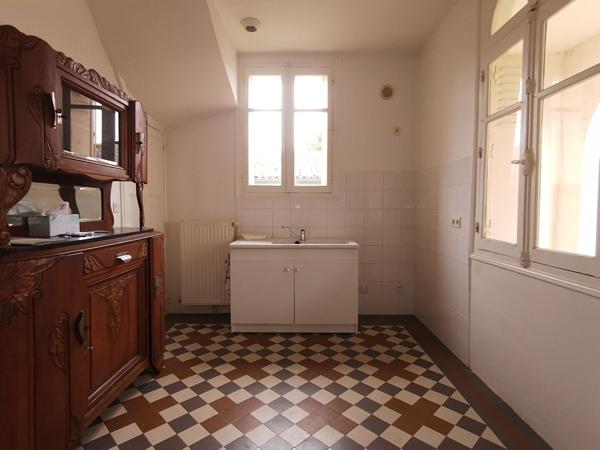 MAISON INDIVIDUELLE DES ANNÉES 30 - A RÉNOVER