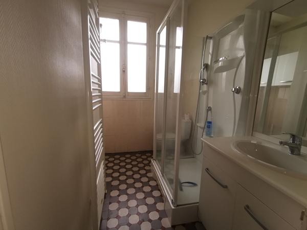 MAISON INDIVIDUELLE DES ANNÉES 30 - A RÉNOVER