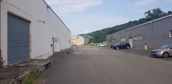 Vente                                                      Local commercial
                        
                                         336 m2                     à Montville