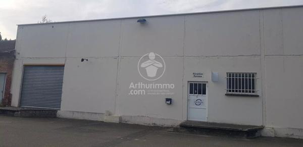 Vente                                                      Local commercial
                        
                                         336 m2                     à Montville