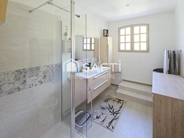 Villa de 125 m² - 3 chambres - 1 bureau - Dépendances de 100 m²