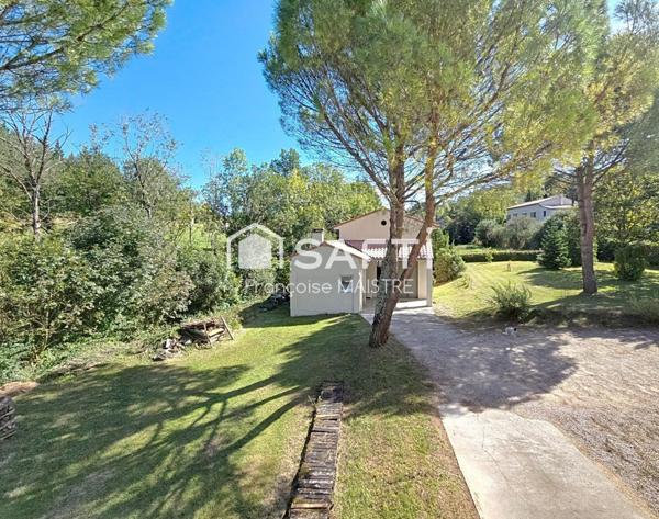 Villa de 125 m² - 3 chambres - 1 bureau - Dépendances de 100 m²