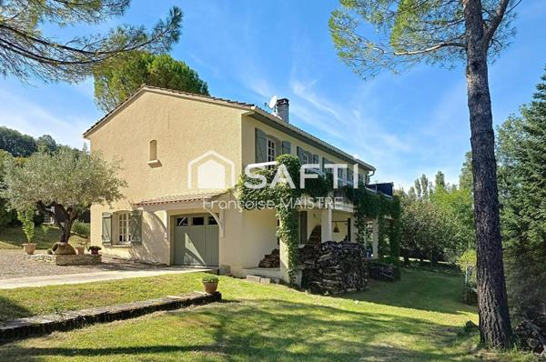 Villa de 125 m² - 3 chambres - 1 bureau - Dépendances de 100 m²