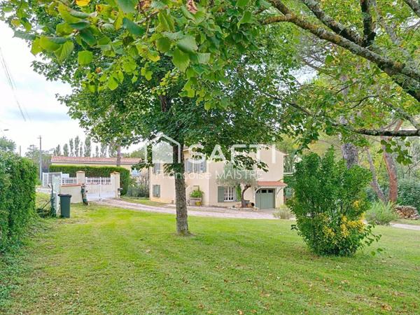 Villa de 125 m² - 3 chambres - 1 bureau - Dépendances de 100 m²