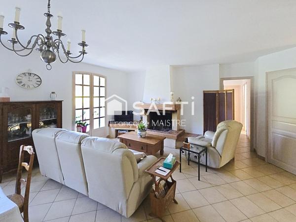 Villa de 125 m² - 3 chambres - 1 bureau - Dépendances de 100 m²