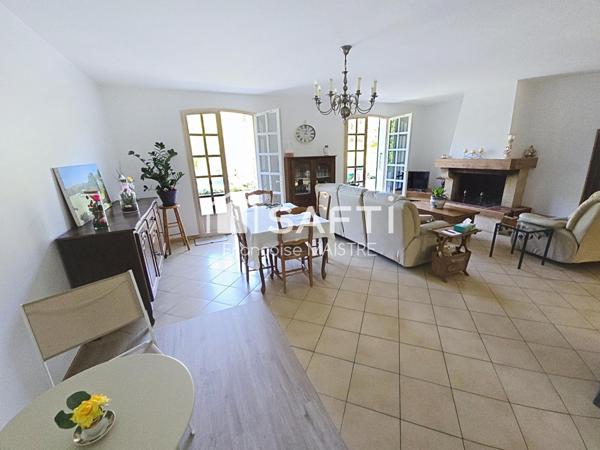 Villa de 125 m² - 3 chambres - 1 bureau - Dépendances de 100 m²