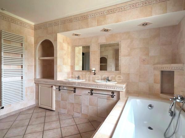 Maison à vendre de 200 m² avec piscine – Piégros-la-Clastre (26)