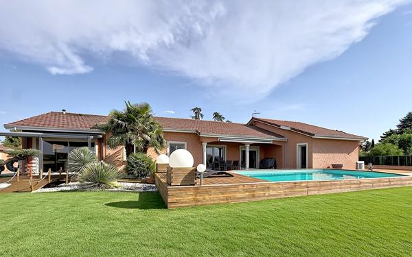 Maison Charnoz- Sur- Ain 6 pièce(s) 190 m2, quatre chambres, piscine, garage, salle de sport , jacuzzi, hammam