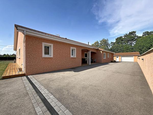 Maison Charnoz- Sur- Ain 6 pièce(s) 190 m2, quatre chambres, piscine, garage, salle de sport , jacuzzi, hammam