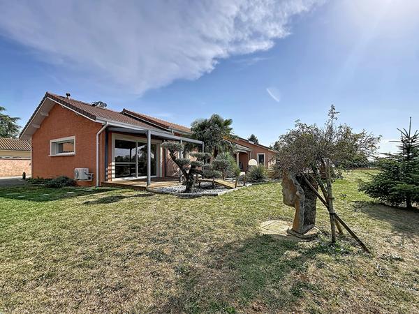Maison Charnoz- Sur- Ain 6 pièce(s) 190 m2, quatre chambres, piscine, garage, salle de sport , jacuzzi, hammam