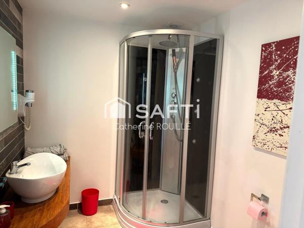 LONGÈRE RÉNOVÉE 6 CHAMBRES, 4 SALLES DE BAIN, PISCINE