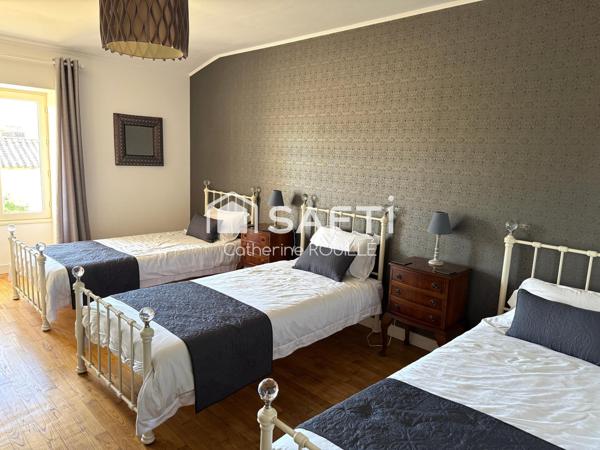 LONGÈRE RÉNOVÉE 6 CHAMBRES, 4 SALLES DE BAIN, PISCINE