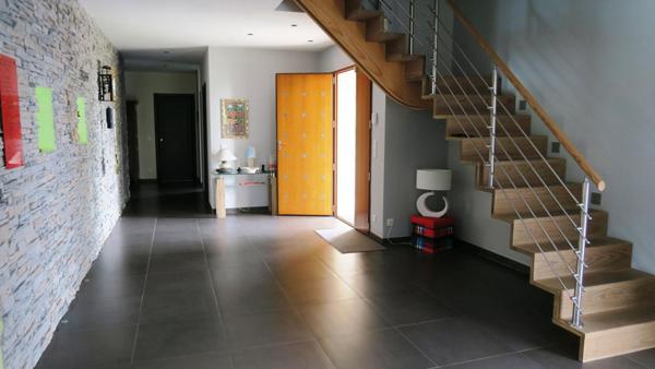 Demeure de prestige de 349m2 avec piscine et grand jardin