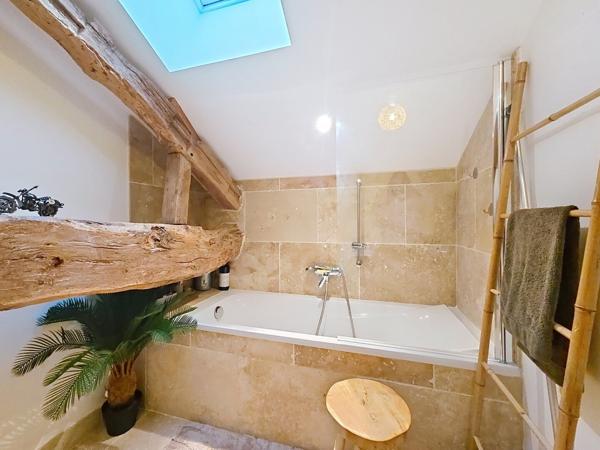 Maison en pierre au calme