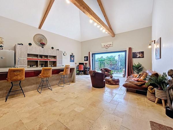 Maison en pierre au calme