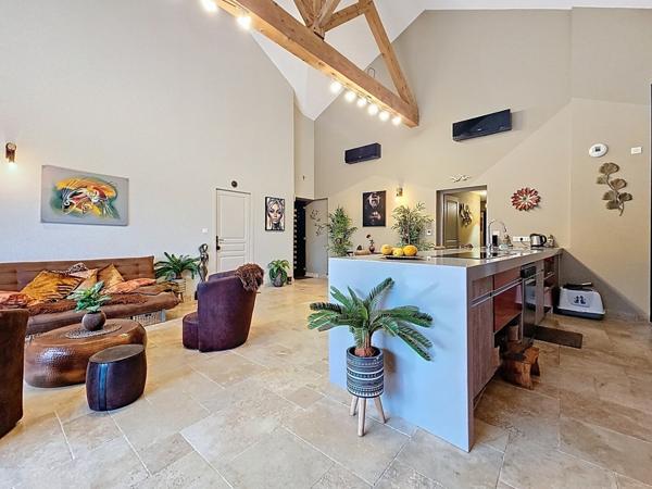 Maison en pierre au calme