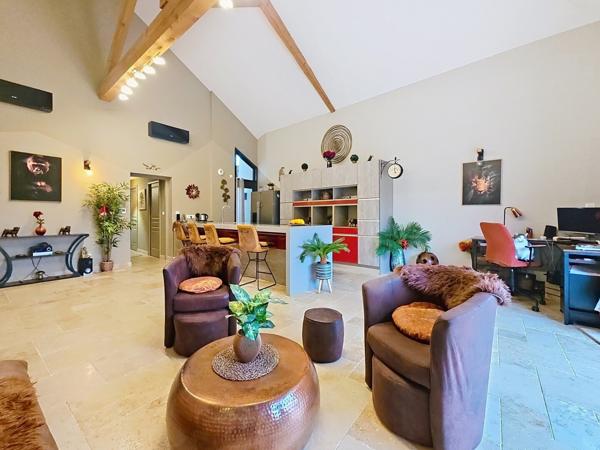 Maison en pierre au calme