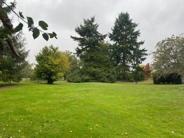 MAISON de plain-pied  avec sous-sol complet