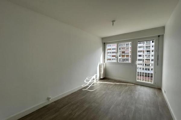 Location - Appartement 3 pièces 64 m 2 RENNES (35000)